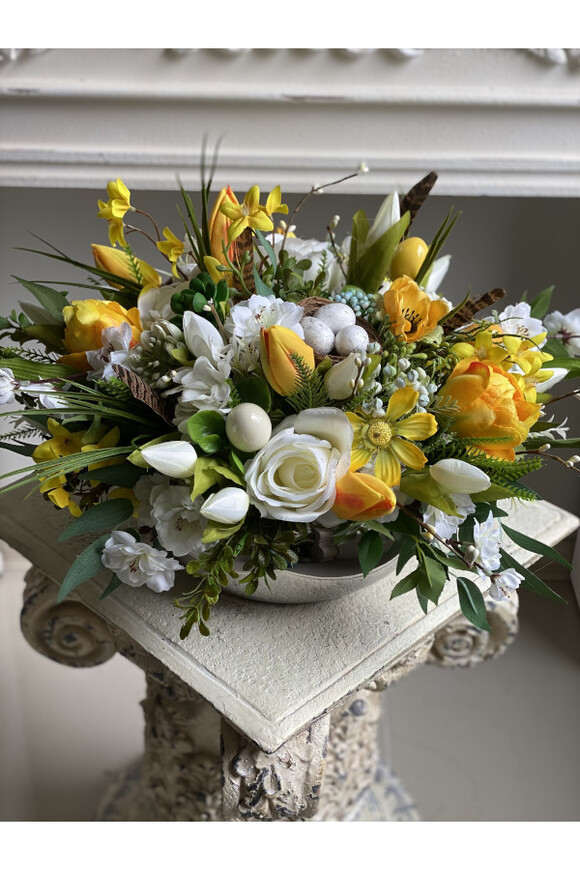 Yellow Nest, kompozycja wielkanocna z gniazdami