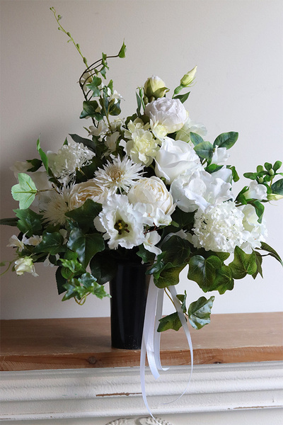 Biała Winnica, bukiet nagrobny we wkładzie