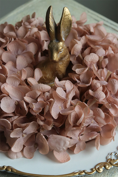 Gold Bunny, wielkanocny stroik na talerzu