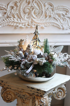 Mroźna Zima Pompadour, świąteczny stroik w szklanej misie LED, wys.35cm  