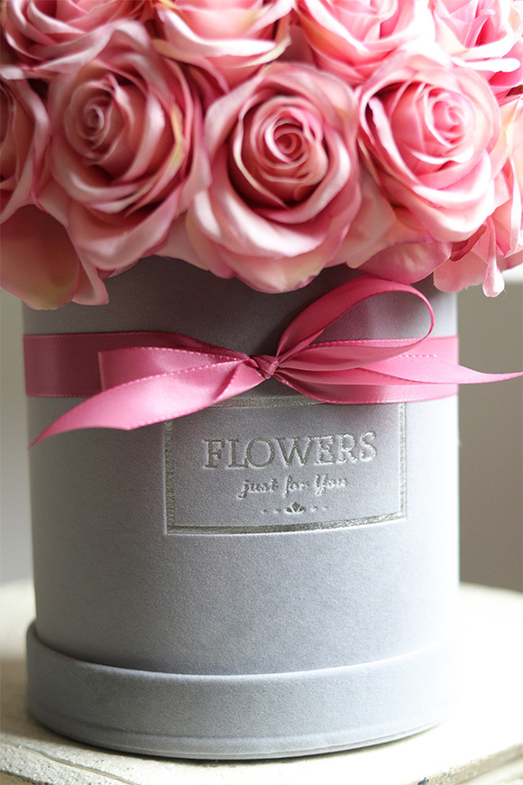 Jubileo Sorella, flowerbox na prezent 50 Róż