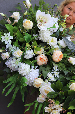 Katarena, kompozycja nagrobna w misie, dł.200cm 