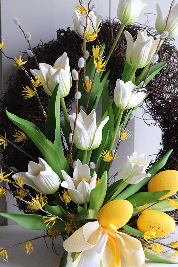 Tulipanowy Raj, dekoracyjny wianek z tulipanami