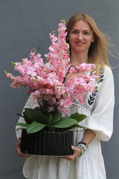 Neyre Pink, sztuczny storczyk w czarnej misie, wys.79cm 