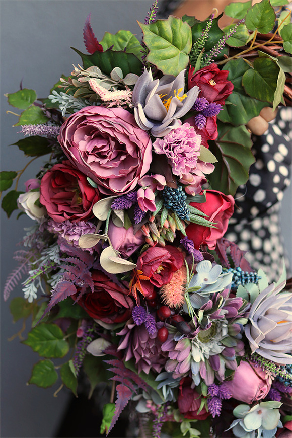 U Moniki, fioletowy asymetryczny wianek