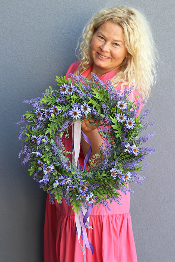 Fioletowe Marzenia, fioletowy wianek z margerytkami