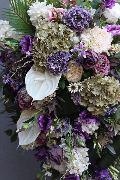 Fioleti 2, fioletowa wiązanka nagrobna