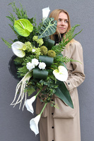 Montreal Elegantesa, nowoczesna kompozycja nagrobna w płaskiej misie