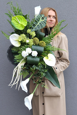 Montreal Elegantesa, nowoczesna kompozycja nagrobna w płaskiej misie, wym.46x100x55cm