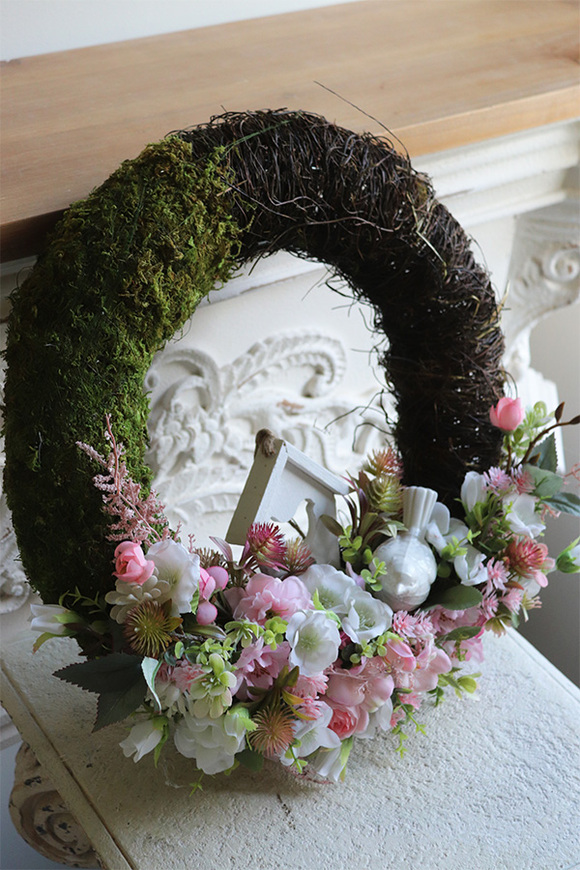 Spring is Comming, wianek z domkiem i ptaszkiem