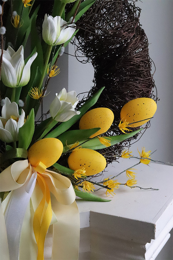 Tulipanowy Raj, dekoracyjny wianek z tulipanami