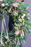 Boho White & Green, zielony wianek z eukaliptusem, śr.55cm  