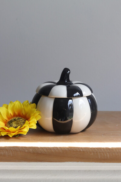 Wednesday Pumpkins, pojemnik ceramiczny dynia