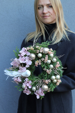 Wigilijna Atmosfera, pudrowy wianek świąteczny, śr.28cm