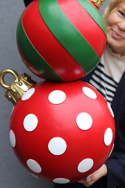 Winter Ball, figurka bombki ceramiczne	