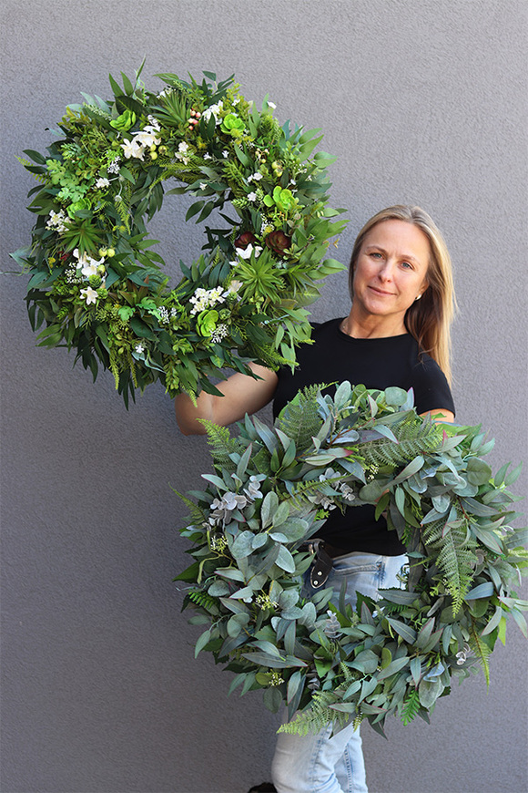 Greenelia 2, zielony wianek na drzwi