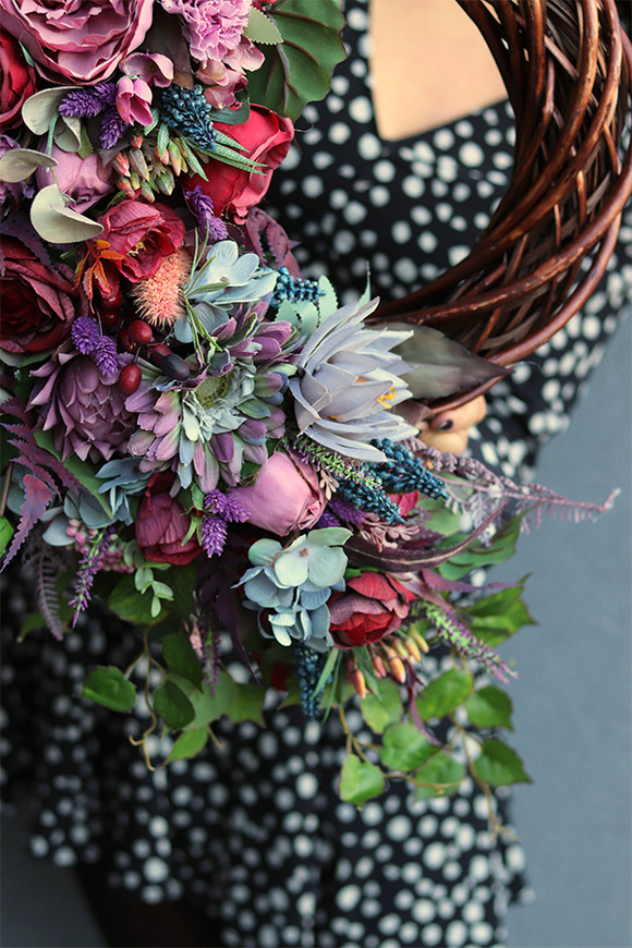 U Moniki, fioletowy asymetryczny wianek