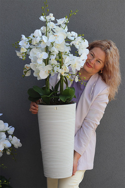 OD RĘKI Genova White, sztuczny storczyk w wysokiej donicy, wys.110cm