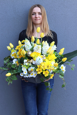 Amira Volcan Spring, kompozycja nagrobna w misie, wym.57x80cm