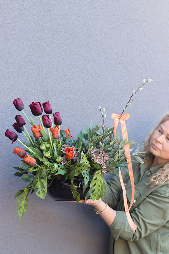 Spring Spice, dekoracja nagrobna w misie