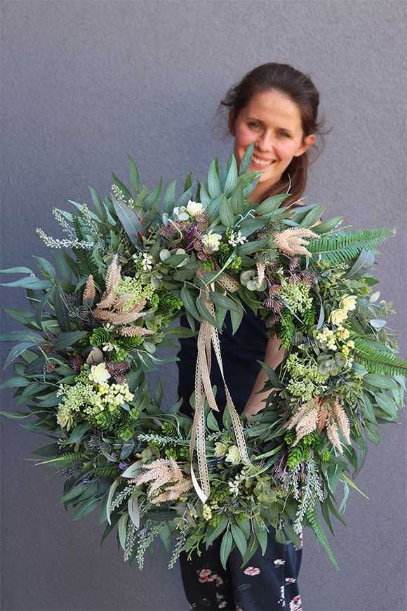 Boho White & Green, zielony wianek z eukaliptusem, śr.55cm  