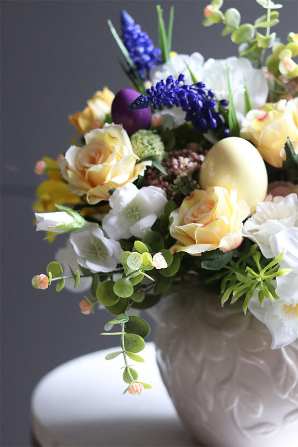 Eugelina, wielkanocna kompozycja w okrągłej donicy