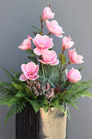 Magnolie Lux Black, wysoka kompozycja w czarnej donicy