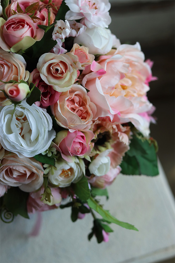 Heria Velvet, welurowy flowerbox z różowymi kwiatami, wys.38cm 