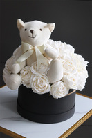 Sweet Love, flowerbox na walentynki z misiem