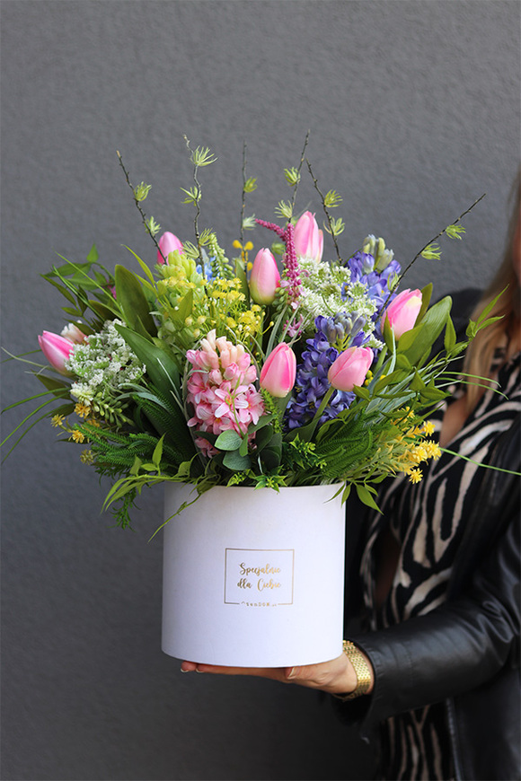 Wiosna with tenDOM 2, flowerbox z tulipanami i hiacyntami