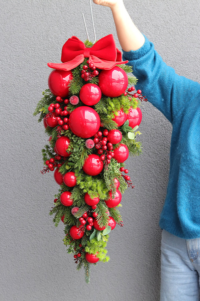 Karminowa Dekoria, girlanda świąteczna z bombkami