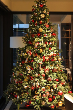 Moko Xmas, dekorowanie choinki u klienta, wys.300cm