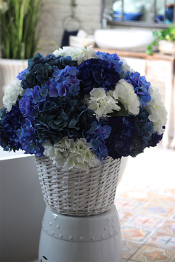 Karenao Blue Provance L, kosz z hortensjami, wym.80×65