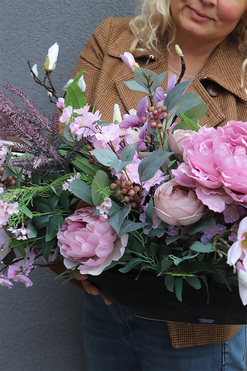 Pink Flowers Laos, kompozycja nagrobna w ceramicznej łódce, dł.87cm  