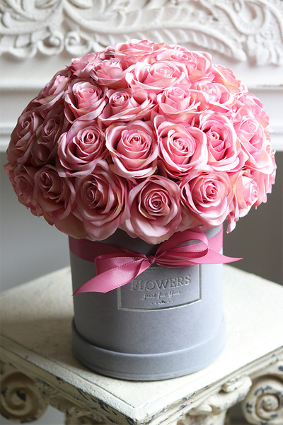 Jubileo Sorella, flowerbox na prezent 50 Róż