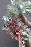 Krenata, asymetryczny wianek na drzwi