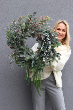 OD RĘKI Green Winter, zimowy wianek z szyszkami, śr.55cm