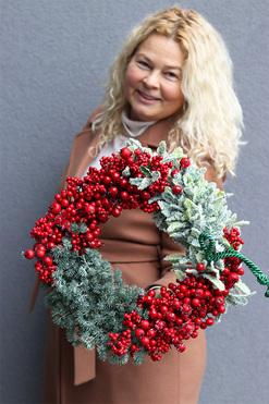 Czerwone Jagody, świąteczny wianek dekoracyjny z domkiem, śr.40cm