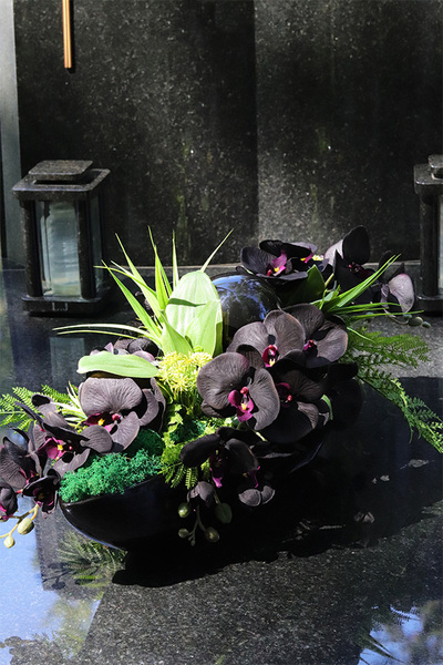 Dekoria Black Laos, kompozycja nagrobna w ceramicznej łódce