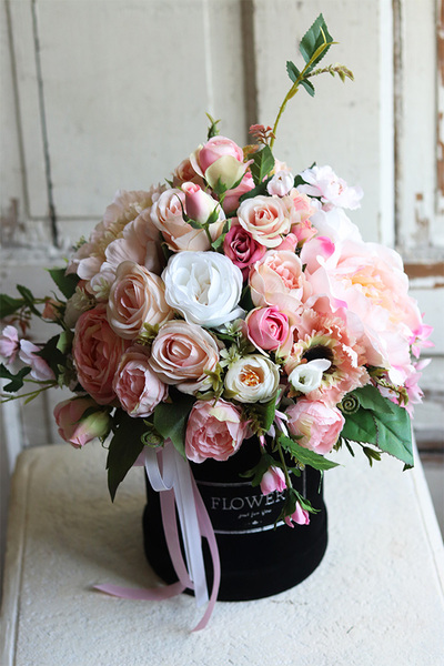 Heria Velvet, welurowy flowerbox z różowymi kwiatami, wys.38cm 