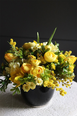 Amira Small Black, dekoracja kwiatowa na stół Wielkanocny, wym.23x23cm