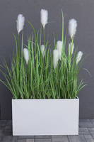 Mojo, kompozycja ze sztucznej trawy w donicy klienta, wys.150cm