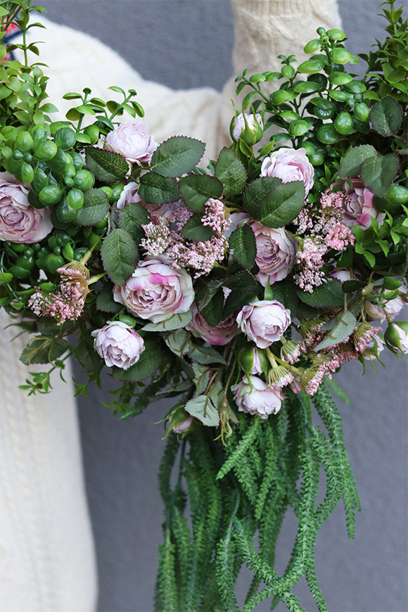 Subtelle Dekorana, kwiatowy wianek na drzwi na obręczy