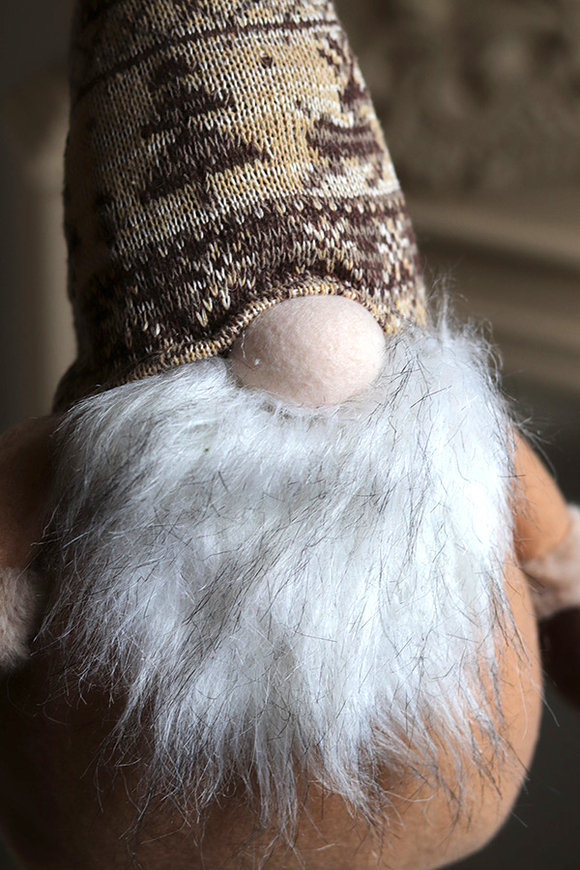 Honey Christmas, figurka świąteczna skrzat z regulowanymi nogami