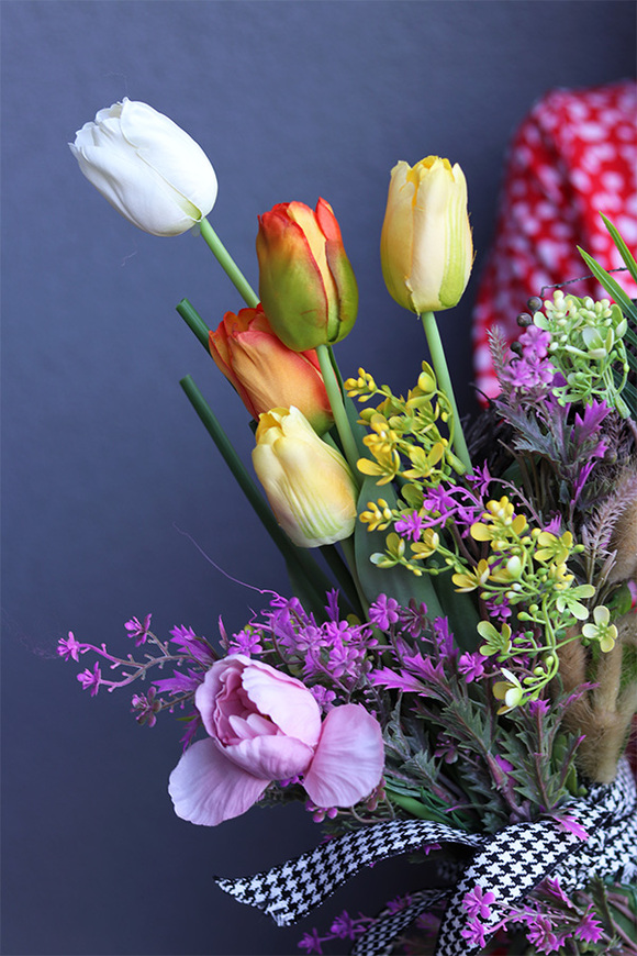 Tulipania Pepite, wiosenny wianek z tulipanami