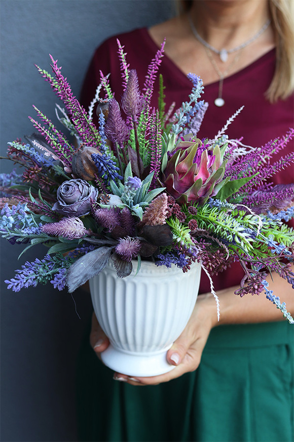 Jereta, kompozycja kwiatowa z wrzosami, wys.35cm