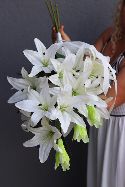 Sesila, bukiet lilii białych