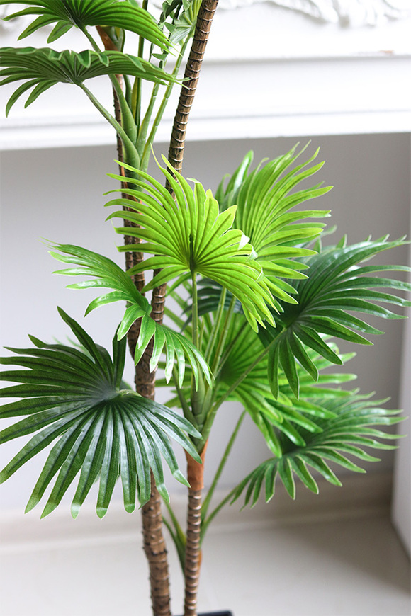 Palma Livistona Young, sztuczna roślina w doniczce
