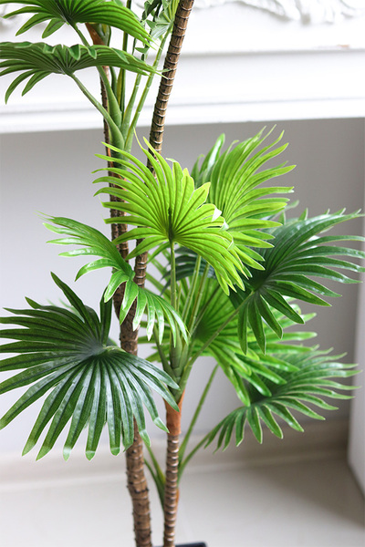 Palma Livistona Young, sztuczna roślina w doniczce