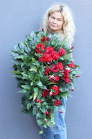 Dekoluena Red 3, wiązanka nagrobna z czerwonymi różami